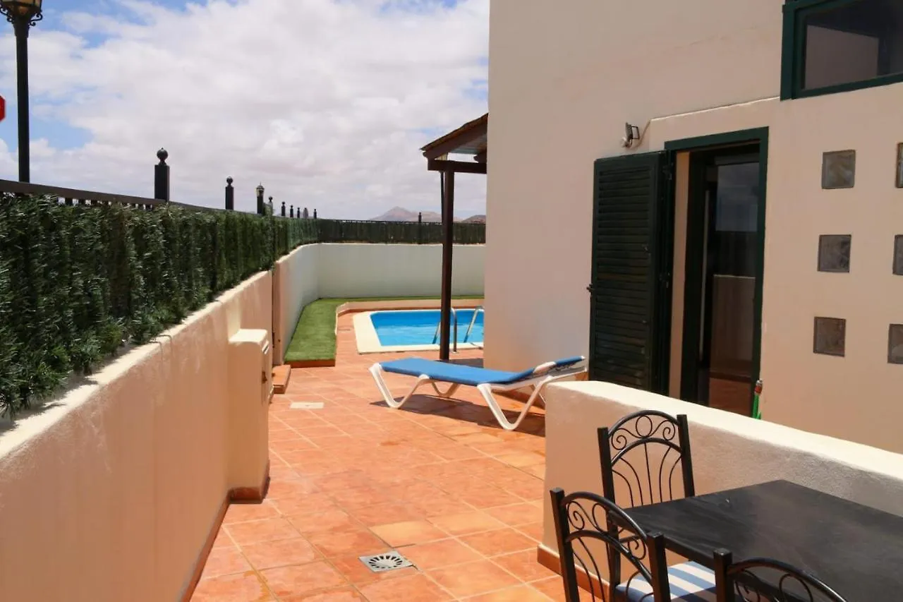 Villa con piscina cerca de las dunas de corralejo